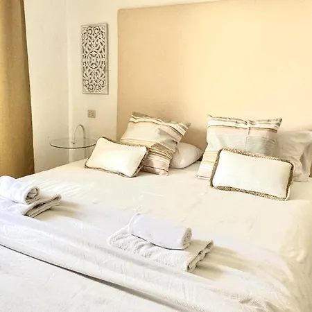 Urban Oasis In Cristianos By Deihu Experiences Apartment Los Cristianos (Tenerife)