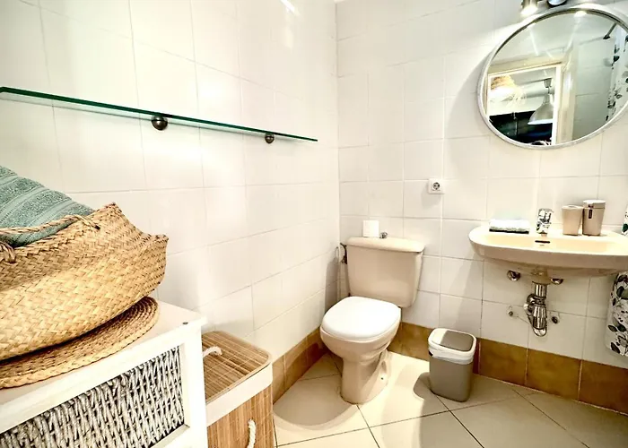 Urban Oasis In Cristianos By Deihu Experiences דירה לוס כריסטיאנוס